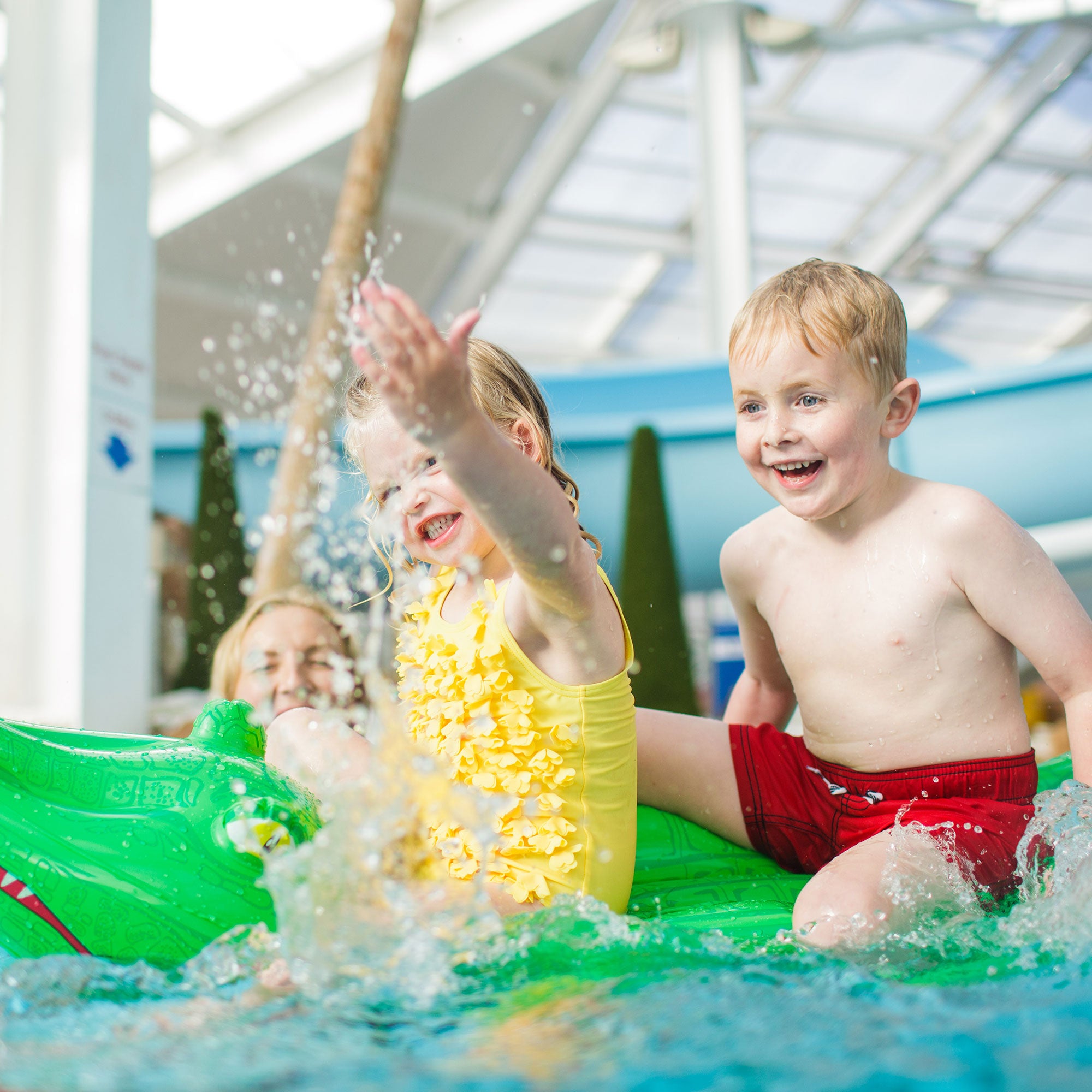 Dip 'n' Dine for a family of four at Merton Aquadome – Seymour Hotels